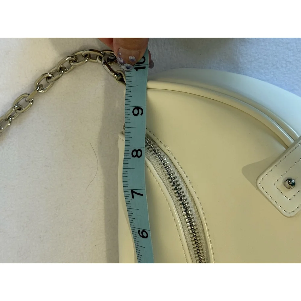 Women's Forever 21 White zip close silver chain vegan leather Shoulder Bag